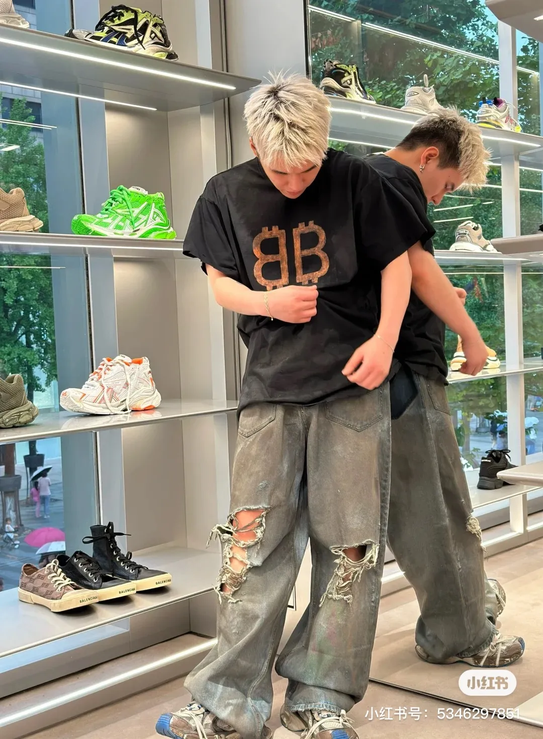 # Balenciaga/ # T Same Style